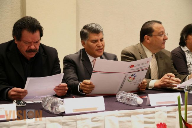 Educación y diálogo, ejercicios democráticos que forman al ser humano: Jesús Sierra