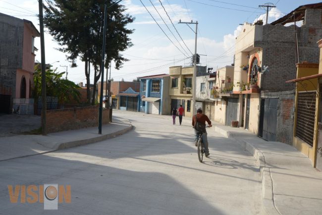 Obras de pavimentación dignifican a la población moreliana.