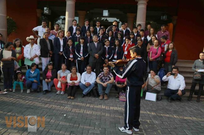 Alumnos michoacanos son el futuro del País: Secretario de Educación.