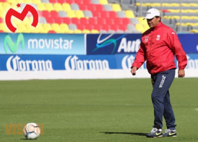 Carlos Bustos cesado como entrenador de Monarcas Morelia.
