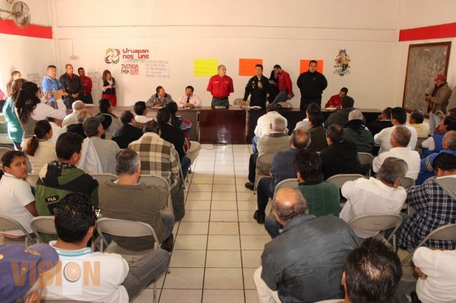 Autoridades municipales atienden petición de trabajadores del volante