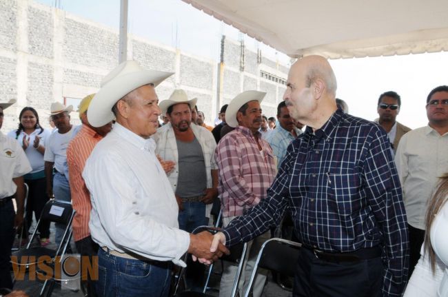 Fausto Vallejo invitó a michoacanos a sumarse por el desarrollo, la paz y tranquilidad del Estado.