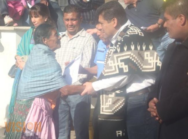 Cocucho, lugar de manos artesanales en alfarería y textil de algodón bordado.