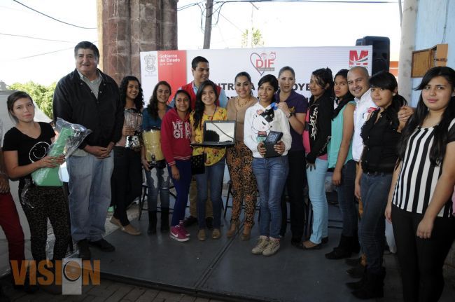 DIF Michoacán impulsa trabajo de líderes comunitarios.
