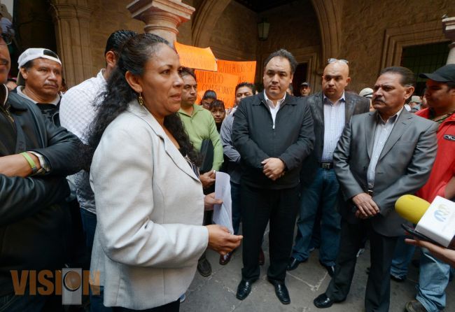 El secretario del Ayuntamiento  se reune con Comerciantes de Morelia.