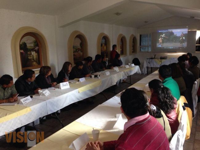 Arranca capacitación turística en el País de la Monarca.