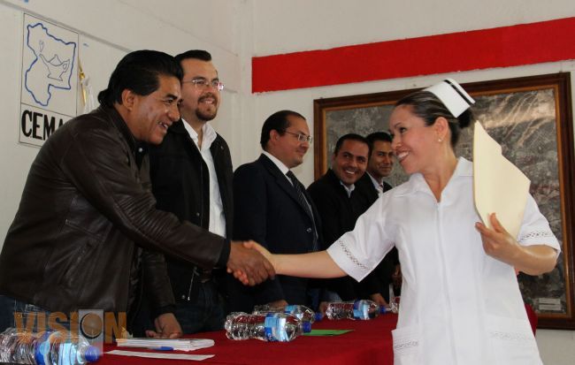 Reconocen labor de enfermeras y enfermeros de Uruapan y la región