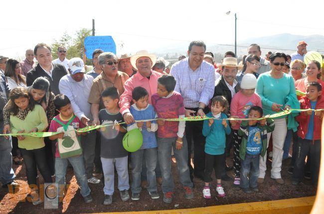 Entrega WLM más de 5mdp en obras en la comunidad de la Aldea.