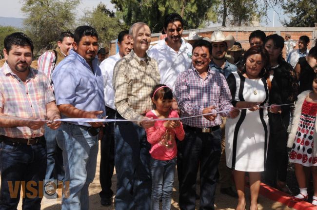 En coordinación Estado-Municipio, más obras de beneficio social en Copándaro de Galeana.