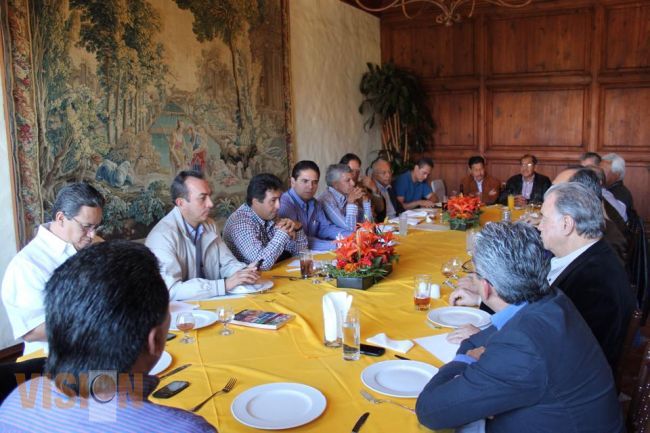 Silvano Aureoles mantiene encuentro con líderes y militantes del PRD