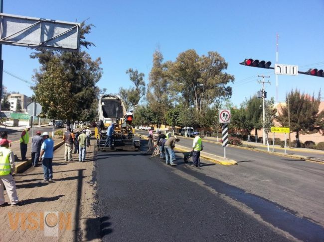 Al 95%, reencarpetamiento de “Camelinas”, entre V. Puente-Virrey de Mendoza.