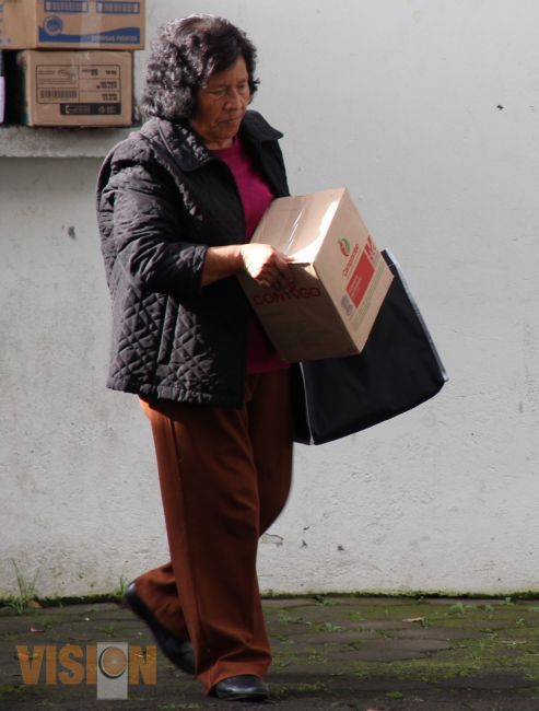 Continúa DIF municipal con la entrega de despensas del Adulto Mayor en la zona rural de Uruapan