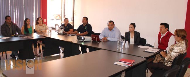 Presentan a empresas uruapenses proyecto integral de Exportación Michoacán 2014