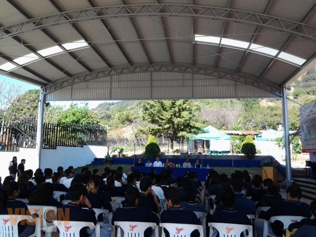 CECYTEM mejora infraestructura educativa.