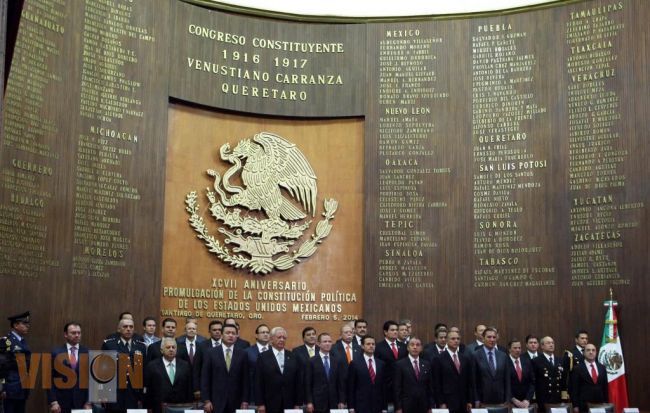Asiste Fausto Vallejo a ceremonia por el XCVII aniversario de la promulgación de la Constitución.