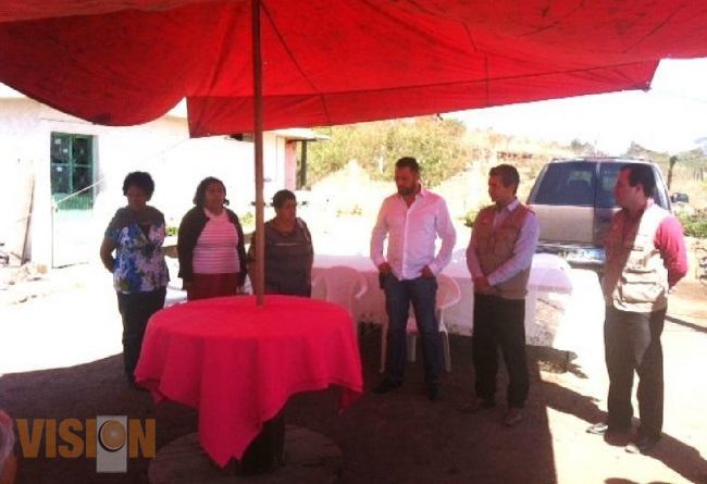 Entregan apoyos para migrantes y sus familias en Jiménez y Jiquilpan.