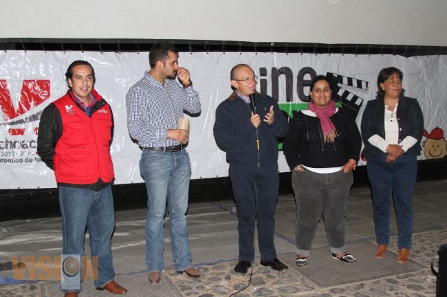 Entregan Sepsol y Syuntamiento apoyos del Fonden en Contepec.