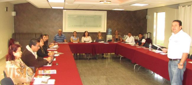 Imparten curso de manejo financiero a pequeños y medianos empresarios