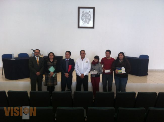 Celebran la primer titulación de la UMSNH campus 