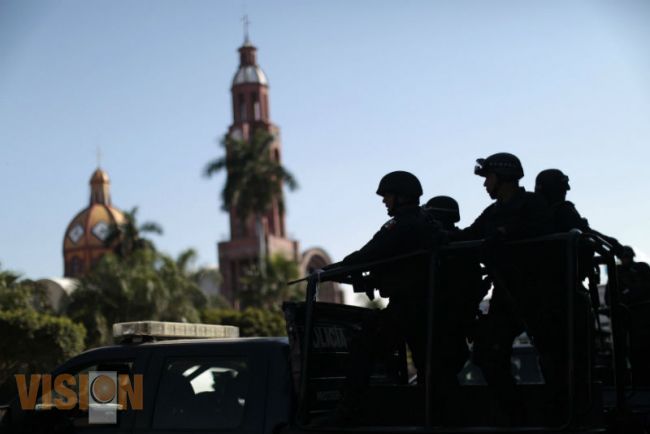 Asestan duro grupo a delincuencia, destruyen laboratorio y decomisan arsenal