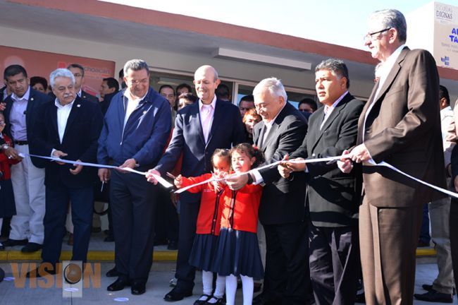 Reconoce Wilfrido Lázaro inversión Federal en Educación en Michoacán.