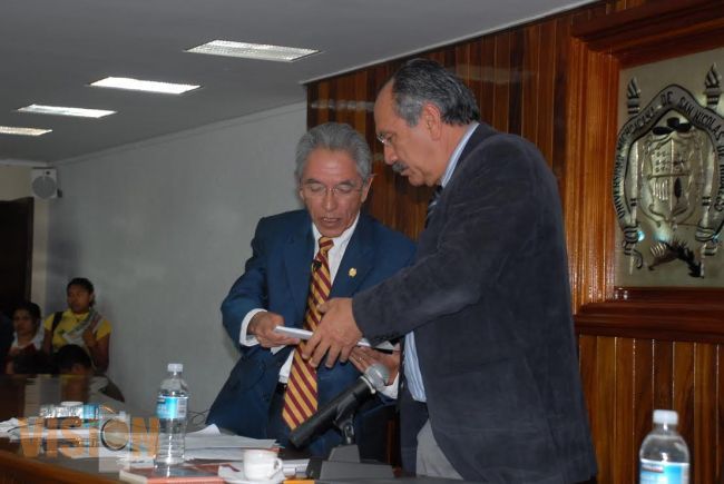 Presenta el Rector de la UMSNH, su tercer informe de actividades ante consejo universitario.