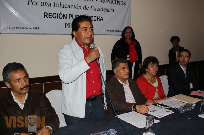 Municipios de región purépecha firmaron convenio con la SEE del programa escuelas de calidad