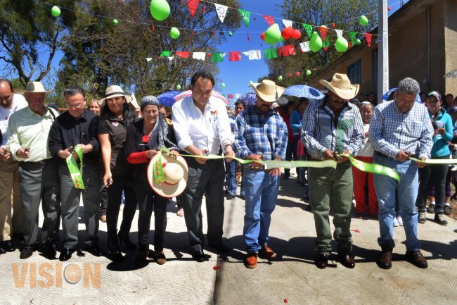 Inaugura el Ayuntamineto de Morelia camino a Santa Inés en la comunidad el porvenir.
