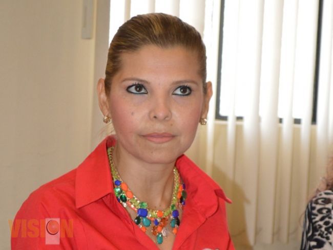 Continúan invitando a inscribir féminas a ser galardonas para la Presea Amalia Solórzano