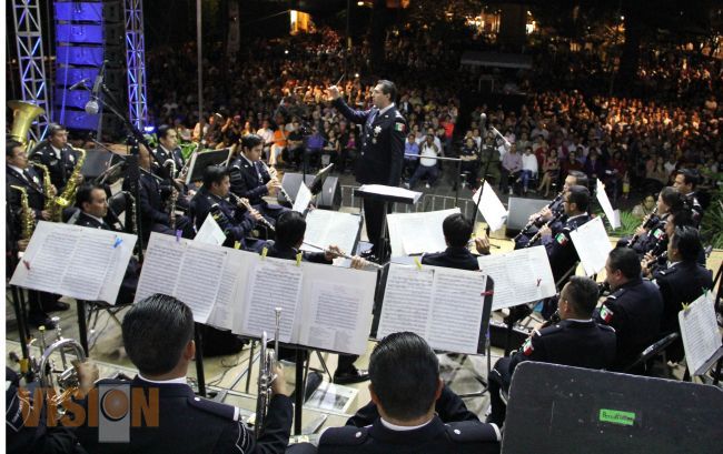 Fenomenal presentación de la Orquesta Sinfónica de Alientos y del Mariachi de la Policía Federal en