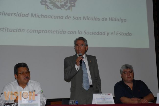 Fortalecen vinculación UMSNH-Sector Productivo, a través de programa de capacitación.