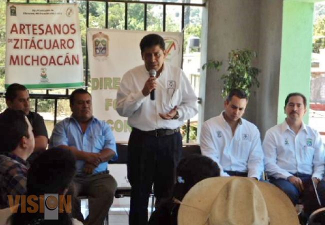Artesanos de la Región Oriente exponen sus necesidades a la casa de las artesanías.