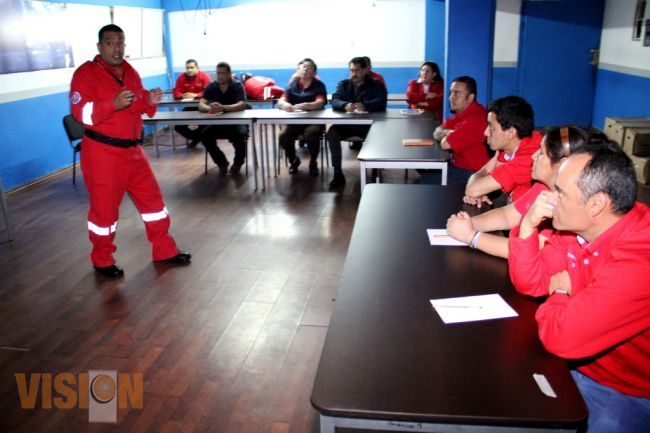Protección Civil capacita a personal de seguridad pública en primeros auxilios.