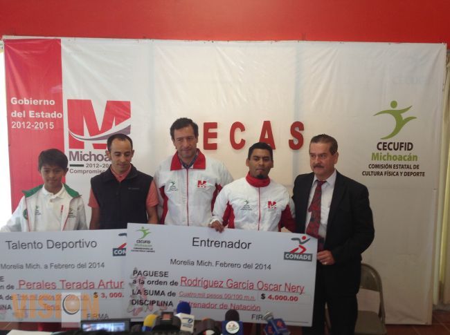 La Cecufid entrego 136 Becas Deportivas.