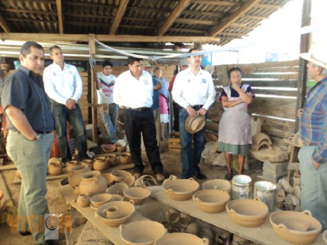 Artesanos de la región oriente exponen sus necesidades a Casa de las Artesanías