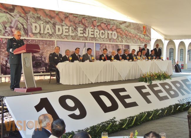 Conmemoran el CI aniversario del Ejército Mexicano.