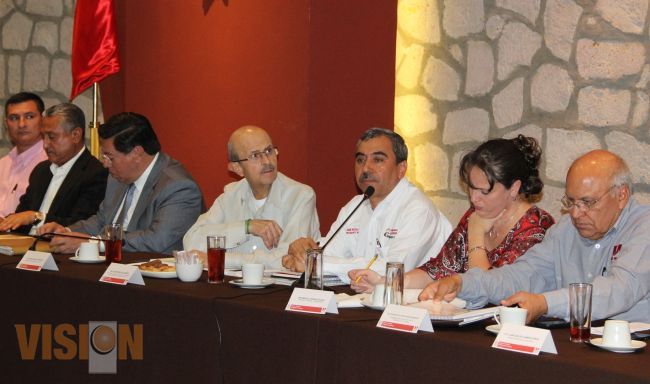 Aldo Macías convoca a la unidad a alcaldes priistas de Michoacán
