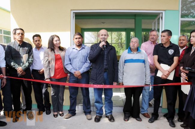 Acudimos a los Municipios no sólo a inaugurar, sino a ofrecer obras y proyectos: Fausto Vallejo.