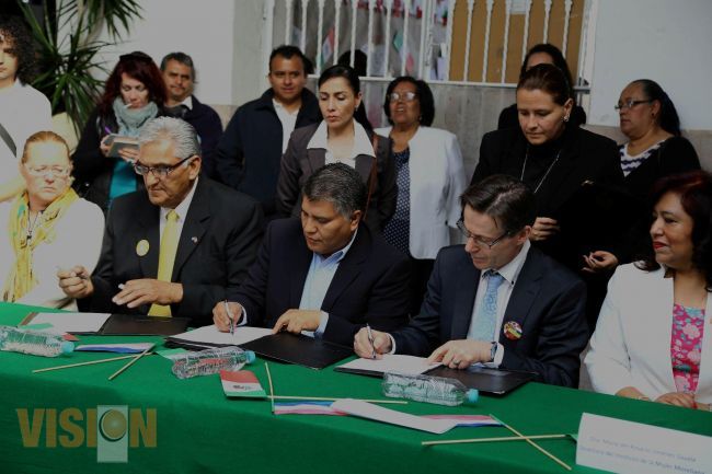 Firman convenio Michoacán - Holanda para intercambio docente.