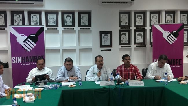 Brigadas de atención de la Cruzada Sin Hambre en Apatzingán y LZC