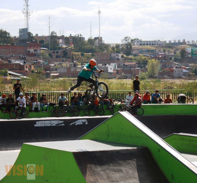 Se realizó la competencia Extrema de BMX en Morelia.