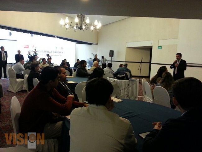 Instancias relacionadas con el sector turístico participan en curso de seguridad.