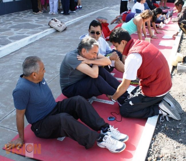 Se realizó el Programa Ponte al 100 en la Alberca del Complejo Deportivo Bicentenario.