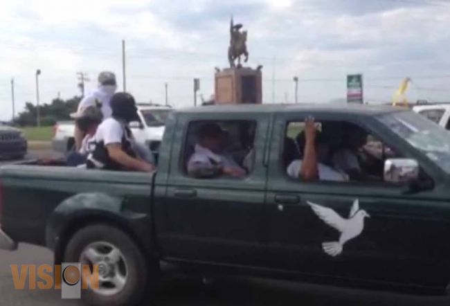 Siguen avanzando autodefensas, llegan a Caleta de Campo y Cheranguerán