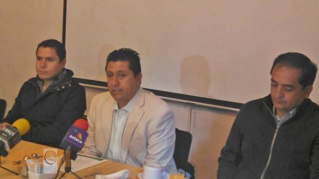 Carlos Bustos, impartirá clínica de futbol en La Magueyera de Uruapan.