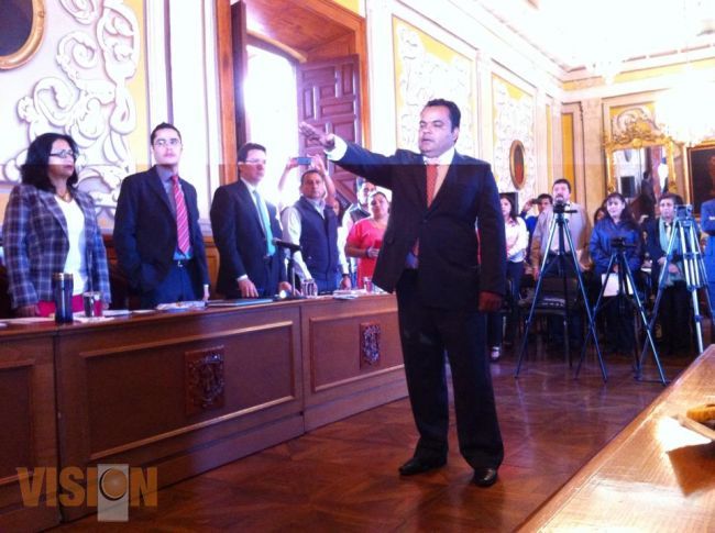 Jorge Vazquez Guerrero, toma protesta como regidor de Morelia.