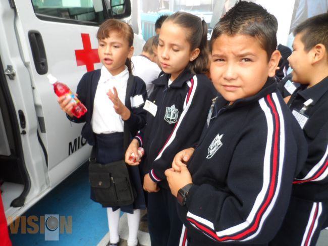Pequeños uruapenses disfrutaron de la función de cine Khumba, la cebra sin rayas 