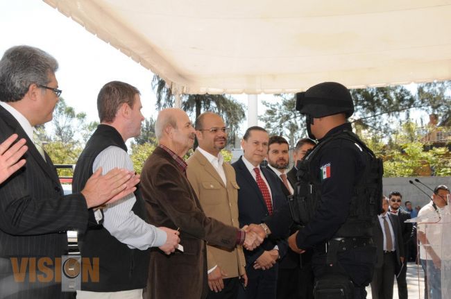 El Gobernador del Estado entrega 36 patrullas a la SSP y PGJE.