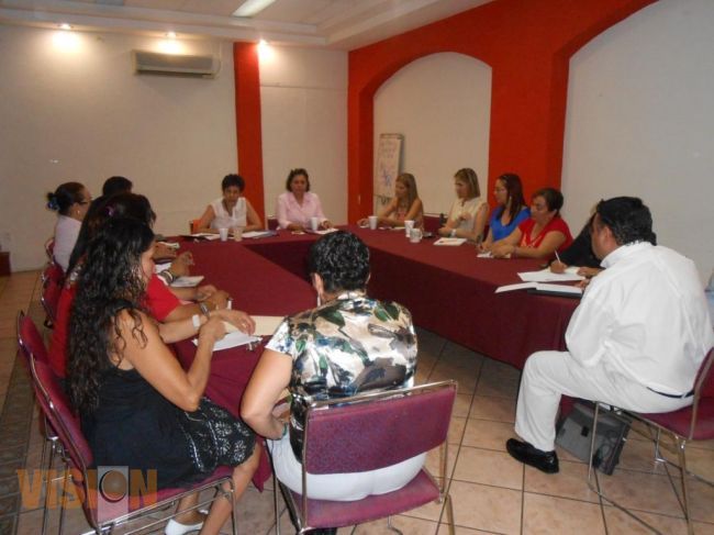 Anuncian creación de 29 centros para el desarrollo de las mujeres.