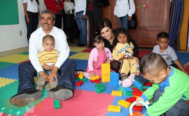 Aldo Macías y Ana Luisa Cervantes inauguraron estancia infantil del DIF municipal